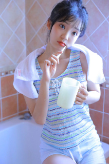 小莹客厅激情呻吟